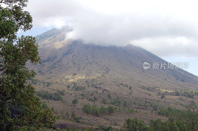 Inerie Volcano, Flores -印度尼西亚